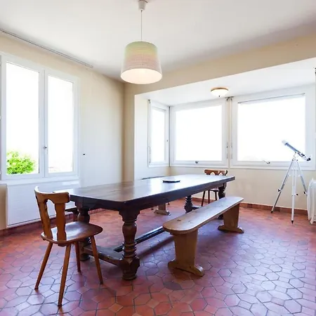 Superb Beach-front Family House Casa vacanze