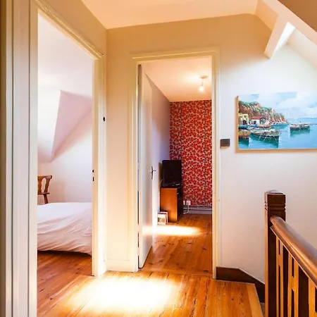 Superb Beach-front Family House *