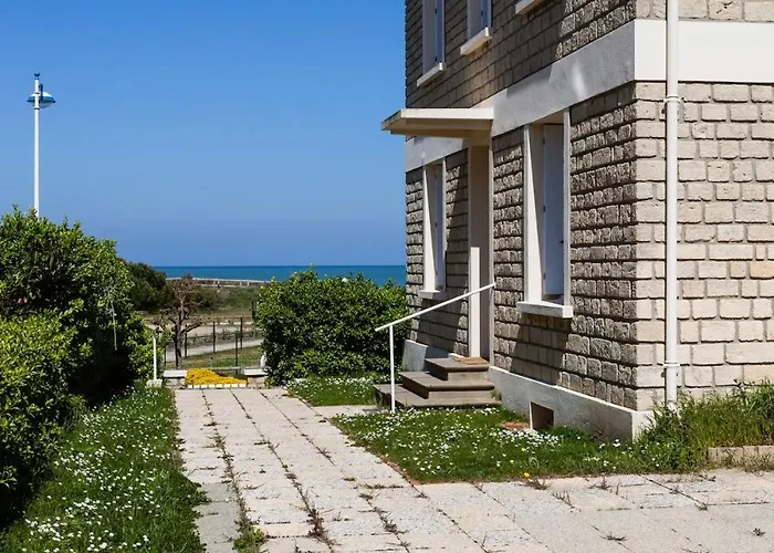 Superb Beach-front Family House Merville-Franceville-Plage