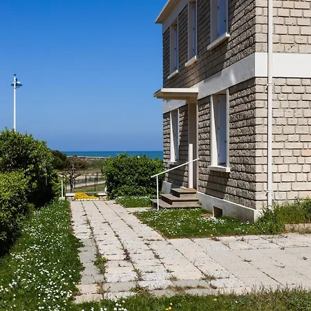 Superb Beach-front Family House Merville-Franceville-Plage