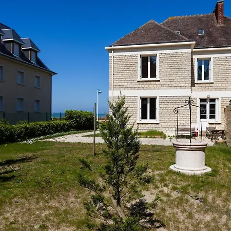 Superb Beach-front Family House