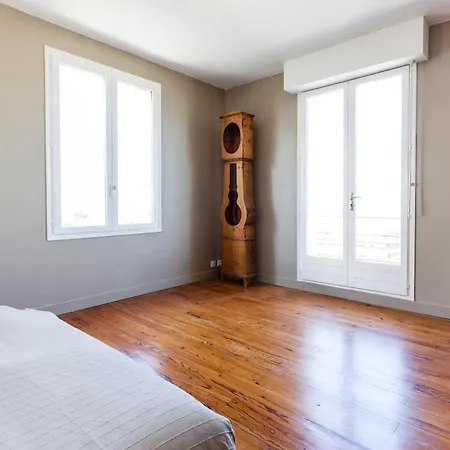 度假居 Superb Beach-front Family House