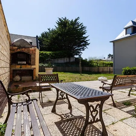 Holiday home Superb Beach-front Family House