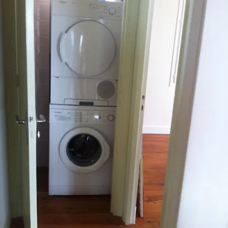 Superb Beach-front Family House 度假居