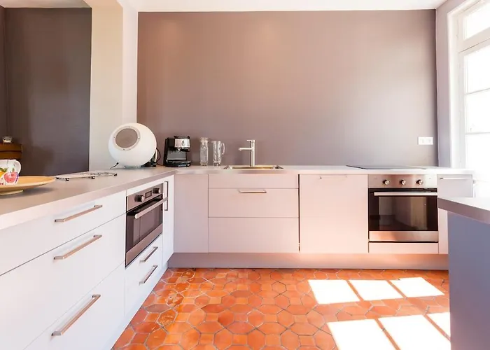 Superb Beach-front Family House Casa de Férias *