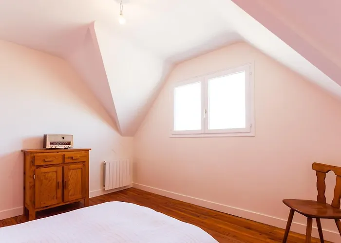 Casa de Férias Superb Beach-front Family House Merville-Franceville-Plage