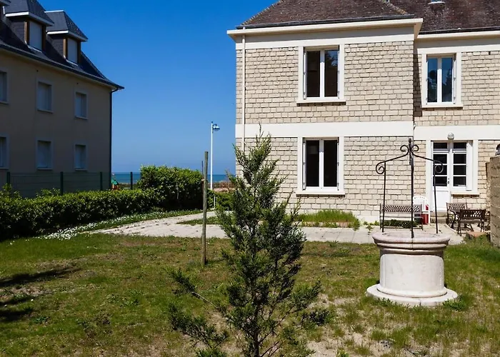 Superb Beach-front Family House