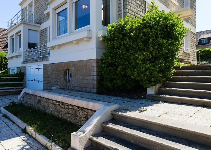 Superb Beach-front Family House * Merville-Franceville-Plage